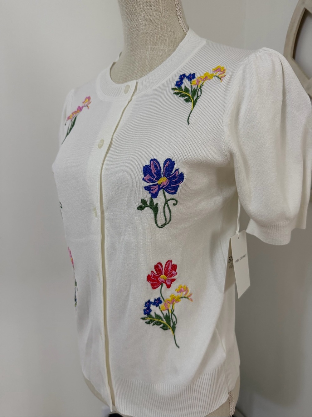 Free Assembly Embroidered Cardigan Sweater with Puff Sleeves Women’s Size Small - Picture 3 of 12